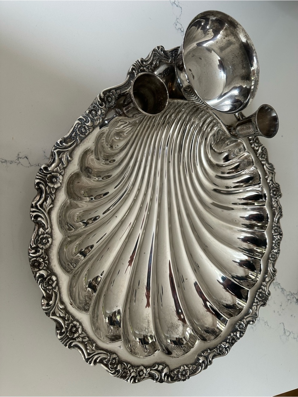 1940s Silver-Played Shell Serving Tray - Elegant Home Dining - vintage - Picture 3 of 14